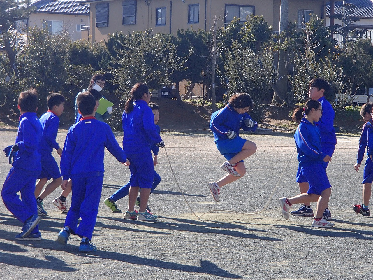 28なわとび大会２.jpg