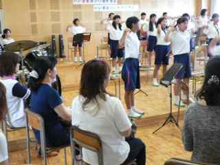 09 部活動見学１.jpg