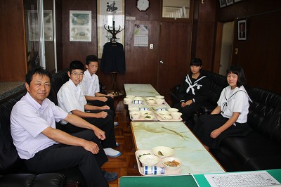http://www.tahara.ed.jp/izumi-j/blog/IMG_2955.jpg