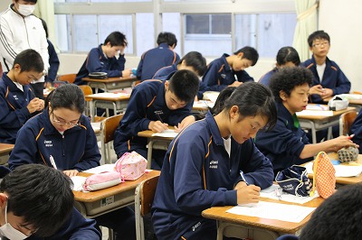 http://www.tahara.ed.jp/izumi-j/blog/IMG_3762.jpg