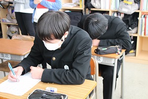 http://www.tahara.ed.jp/izumi-j/blog/IMG_4586.jpg