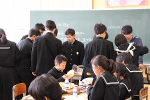 http://www.tahara.ed.jp/izumi-j/blog/IMG_6364.jpg