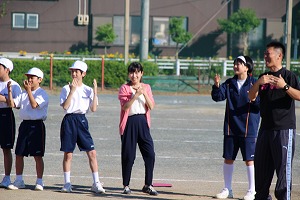 http://www.tahara.ed.jp/izumi-j/blog/IMG_8297.jpg