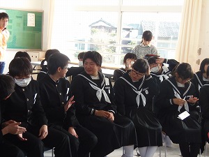 http://www.tahara.ed.jp/izumi-j/blog/PC120020.jpg