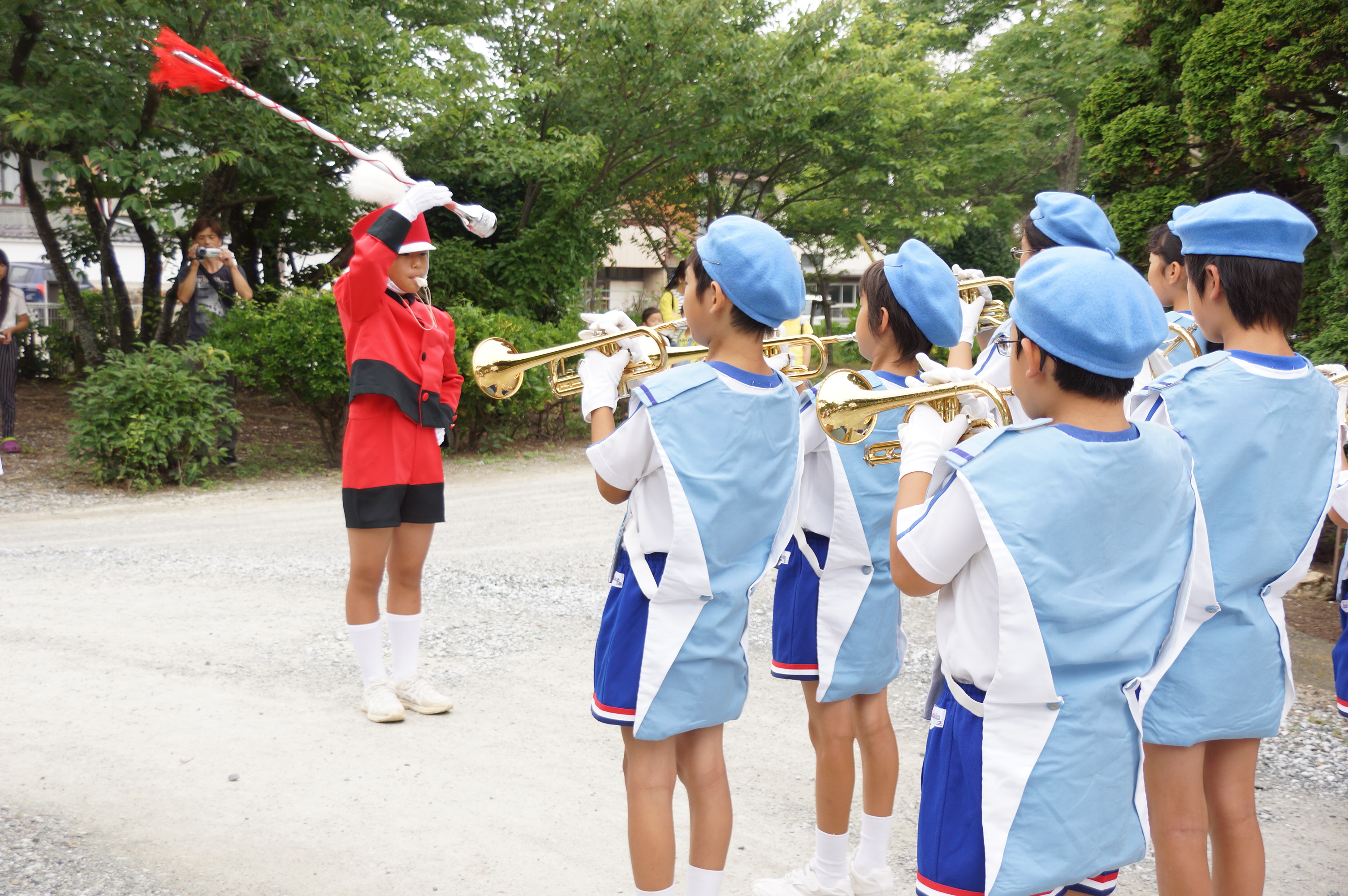 http://www.tahara.ed.jp/kiyota-e/blog/%E5%87%BA%E7%99%BA.JPG