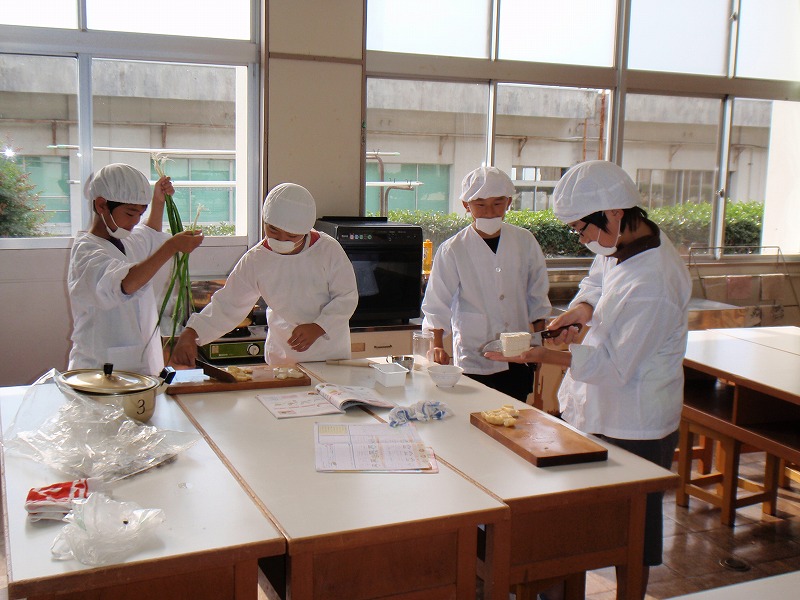 http://www.tahara.ed.jp/nanbu-e/blog/11%E6%9C%88%EF%BC%98%E6%97%A5%EF%BC%95%E5%B9%B4%E5%AE%B6%E5%BA%AD.jpg