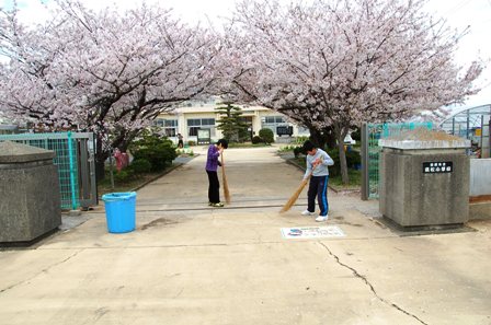 http://www.tahara.ed.jp/takamatsu-e/blog/%E6%BA%96%E5%82%99%EF%BC%91.jpg
