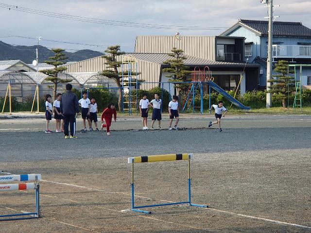 http://www.tahara.ed.jp/takamatsu-e/blog/%E7%9F%AD%E8%B7%9D%E9%9B%A2%EF%BC%92.jpg