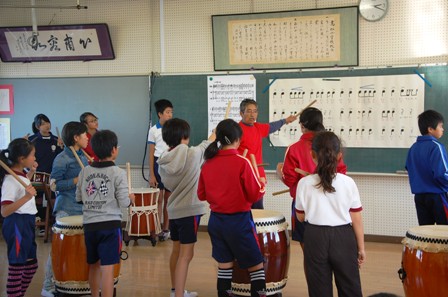 http://www.tahara.ed.jp/takamatsu-e/blog/DSC_1216taikoren1.jpg