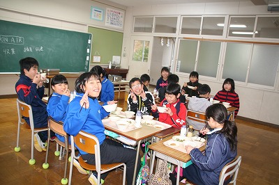 http://www.tahara.ed.jp/wakato-e/blog/IMG_9517.jpg